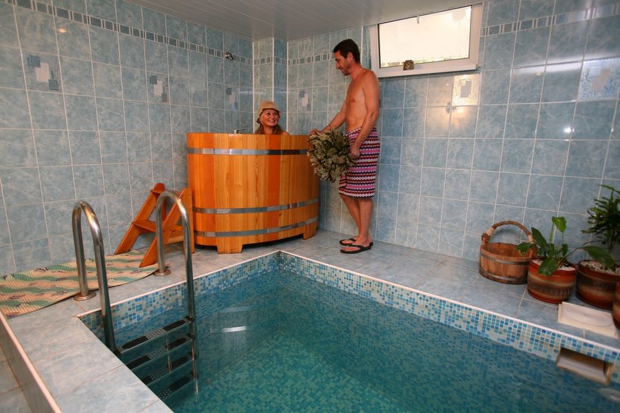Купель и зона отдыха при сауне пансионата — фото 2